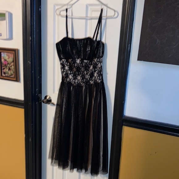 White House Black Market Dresses & Skirts - NWT White House Black Market party dress size 4
